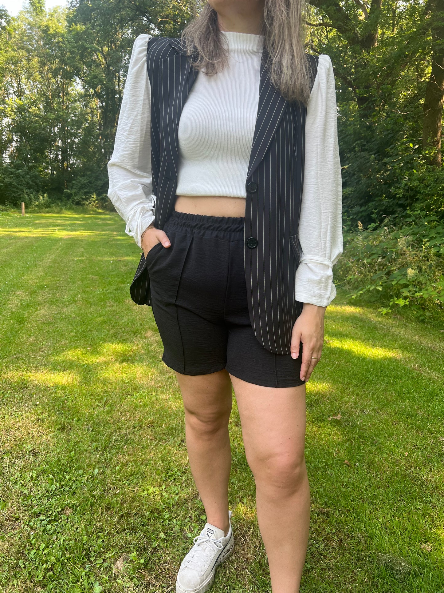 Nori short black